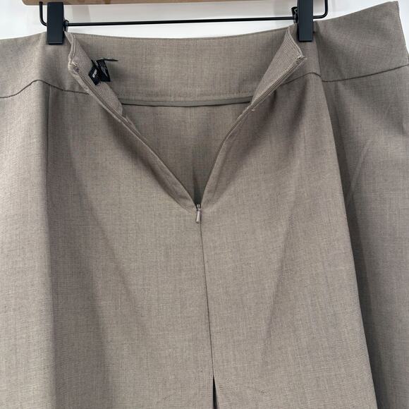 New‎ York & Company Taupe Pencil Skirt Business Casual Career Wear, Size 18 - Picture 3 of 4